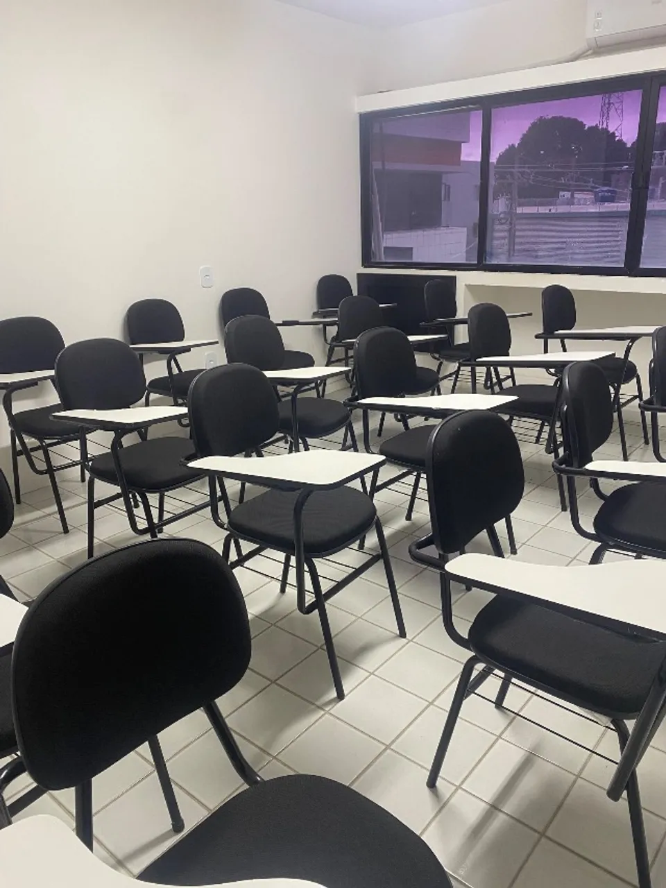 Vendo cadeiras escolares