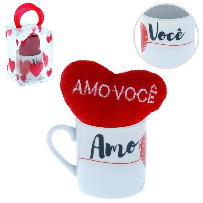 Mini Caneca de Cerâmica com Coração de Pelúcia escrito Amo Você