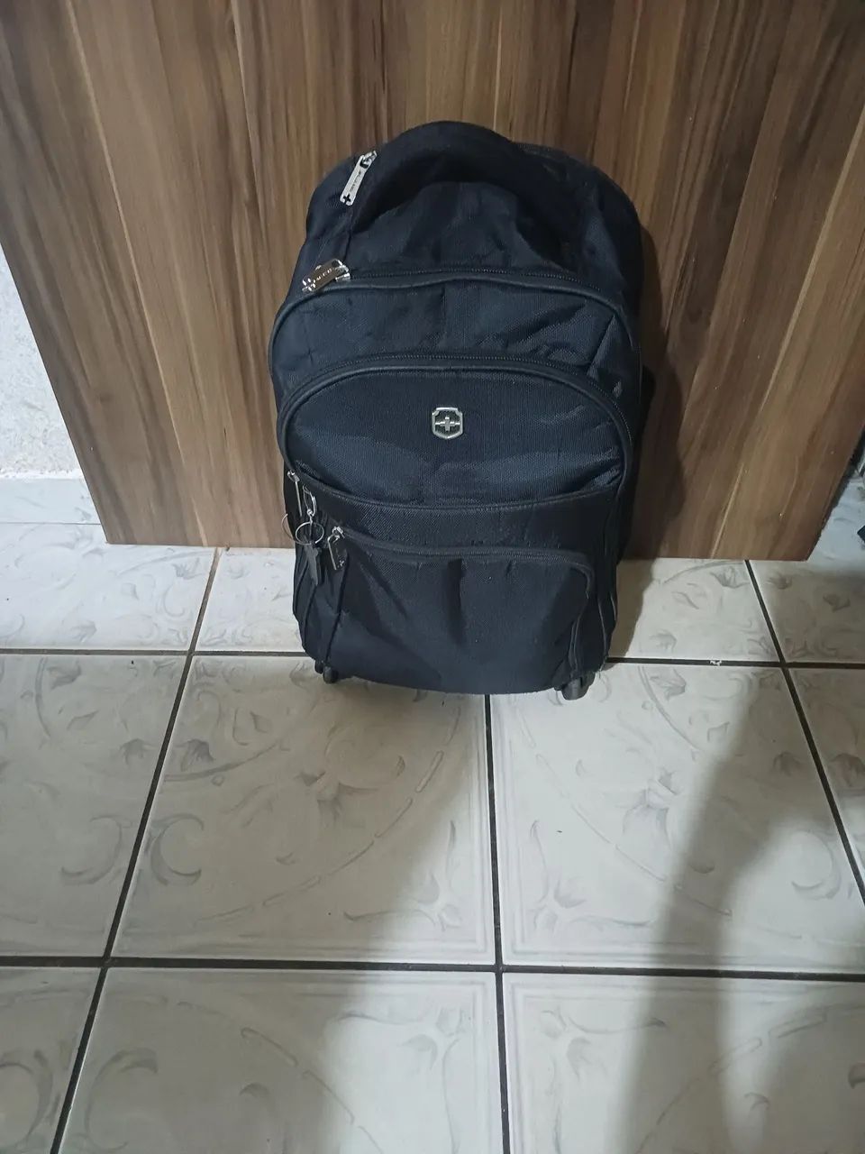 Mochila Preta com rodinhas