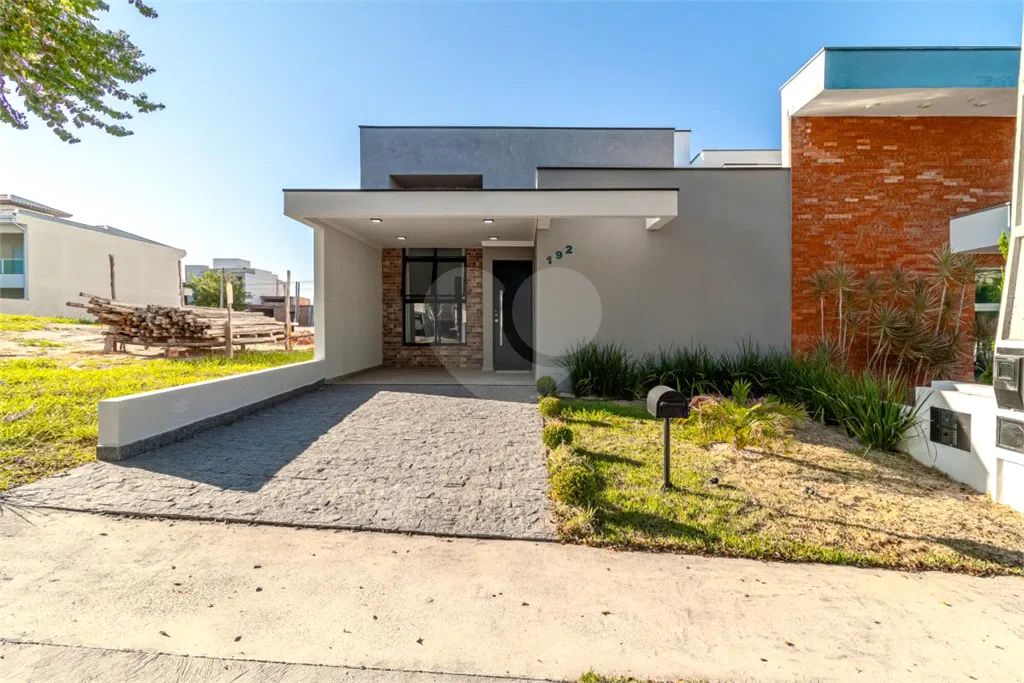 Casa à venda com 3 quartos, sendo 1 suíte, no condomínio Terras de São Francisco, Sorocaba