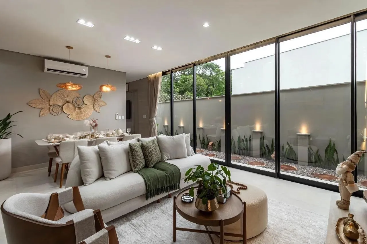 Casa no Mosaico, porteira fechada, 100% mobiliada e decorada com 3 suítes, piscina e espaç