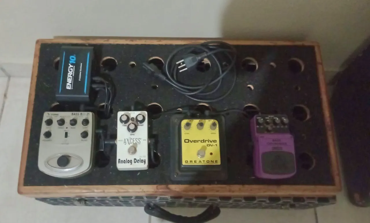 Pedaleira de guitarra com 5 efeitos
