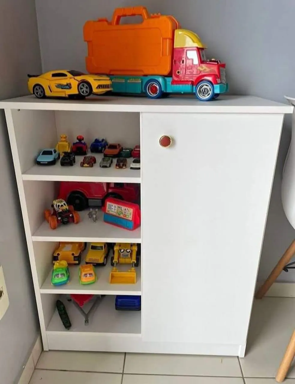 Armário Infantil Branco com Prateleiras