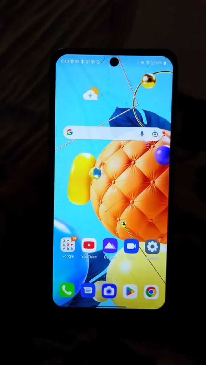 LG k62+ com digital e 128 giga só a tela que trincada