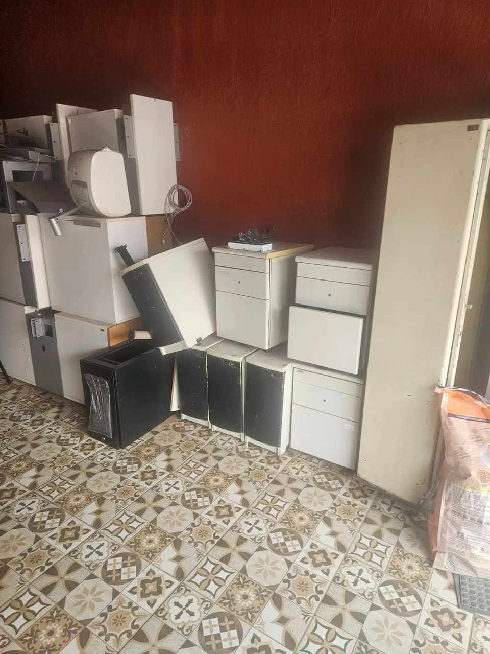 Mobiliário e itens para escritório - Oportunidade!