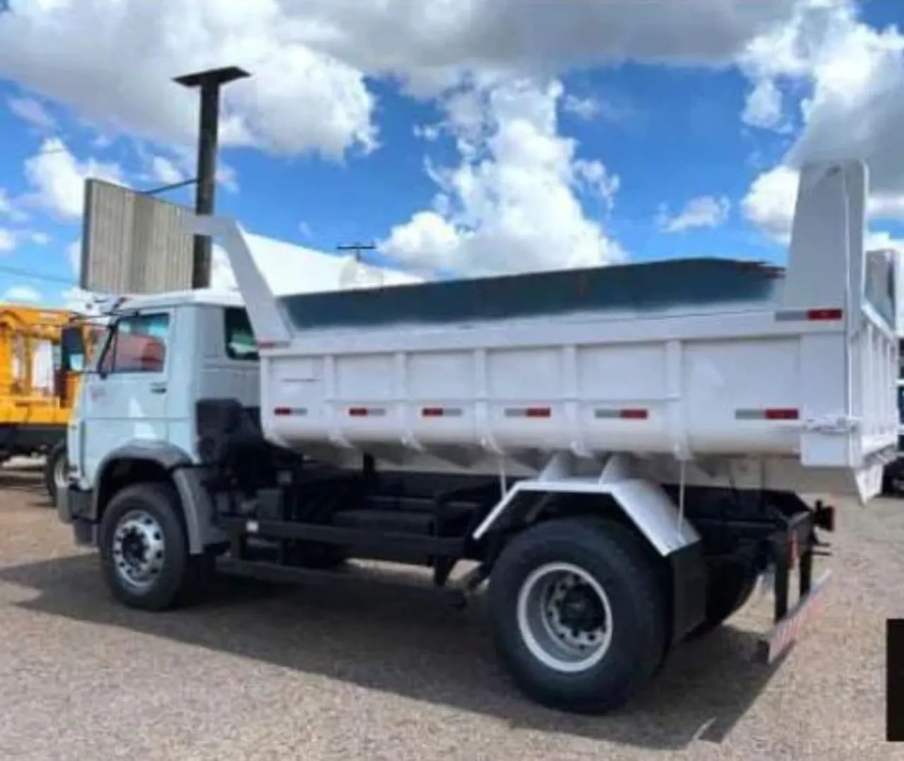 CAMINHÃO CAÇAMBA VOLKSWAGEN - Foto 4