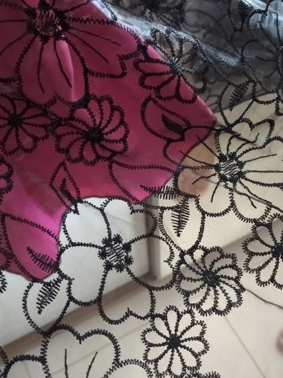 Vestido infantil preto e roxo - Foto 3