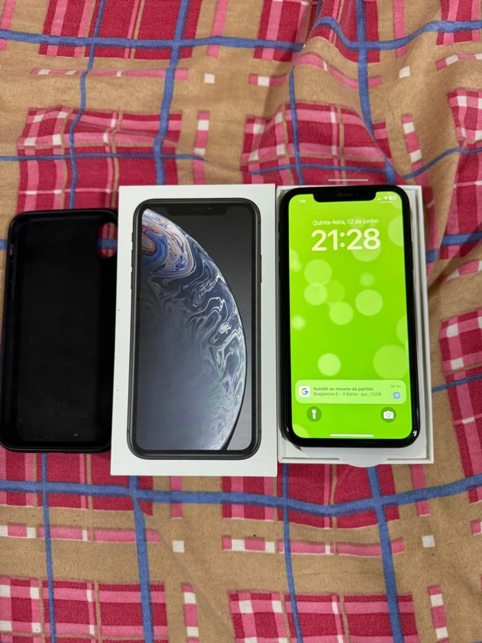 Vendo iPhone XR preto de 128 GB em ótimo57 estado pouco usado aproveite a oferta