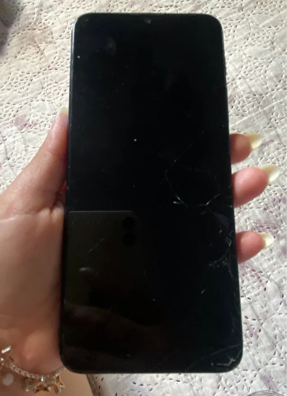 Vendo celular motorola E7 
