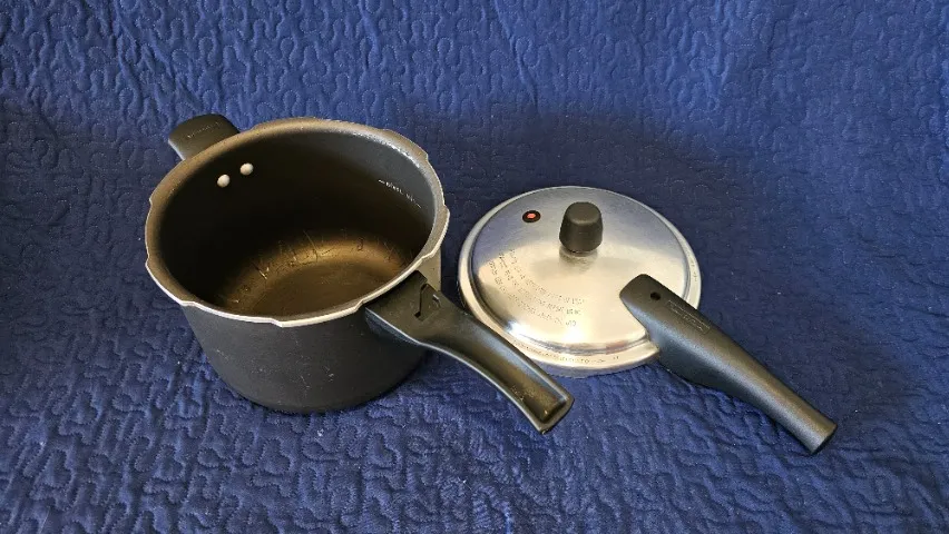Panela de Pressão Tramontina Vancouver 20cm 4,5L