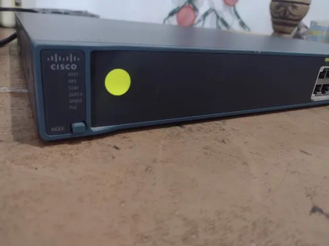 Switch Cisco Catalyst 2960 24p - Foto 2