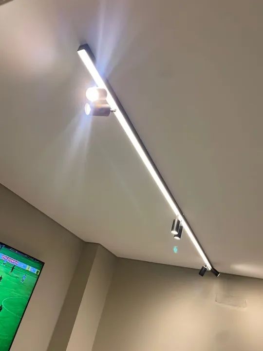 Perfil sobrepor de LED com spot