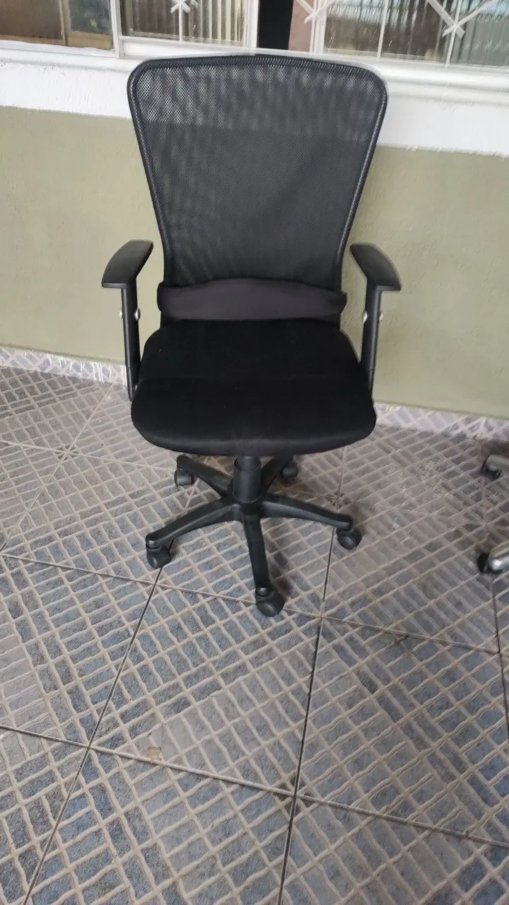 Cadeira de Escritório Ergonômica Preta