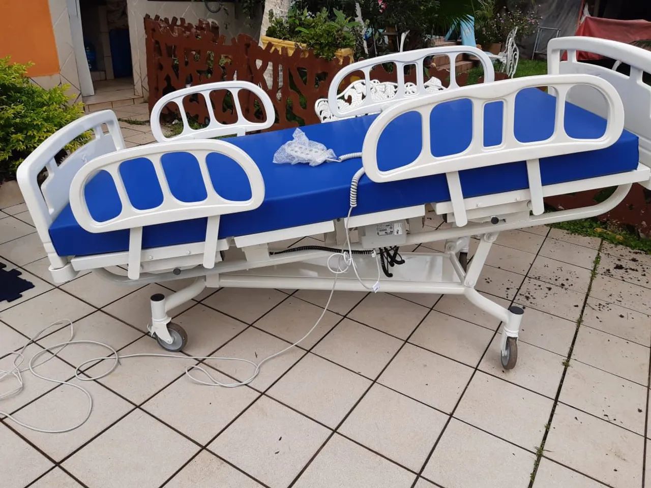 Cama Hospitalar elétrica 8 pós,poltrona. - Foto 3