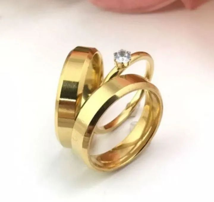 Alianças de noivado e casamento 