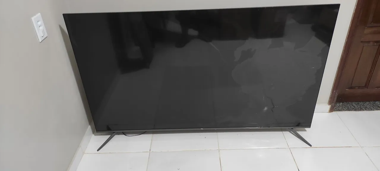 TV LED 65 polegadas TCL para retirada de peças