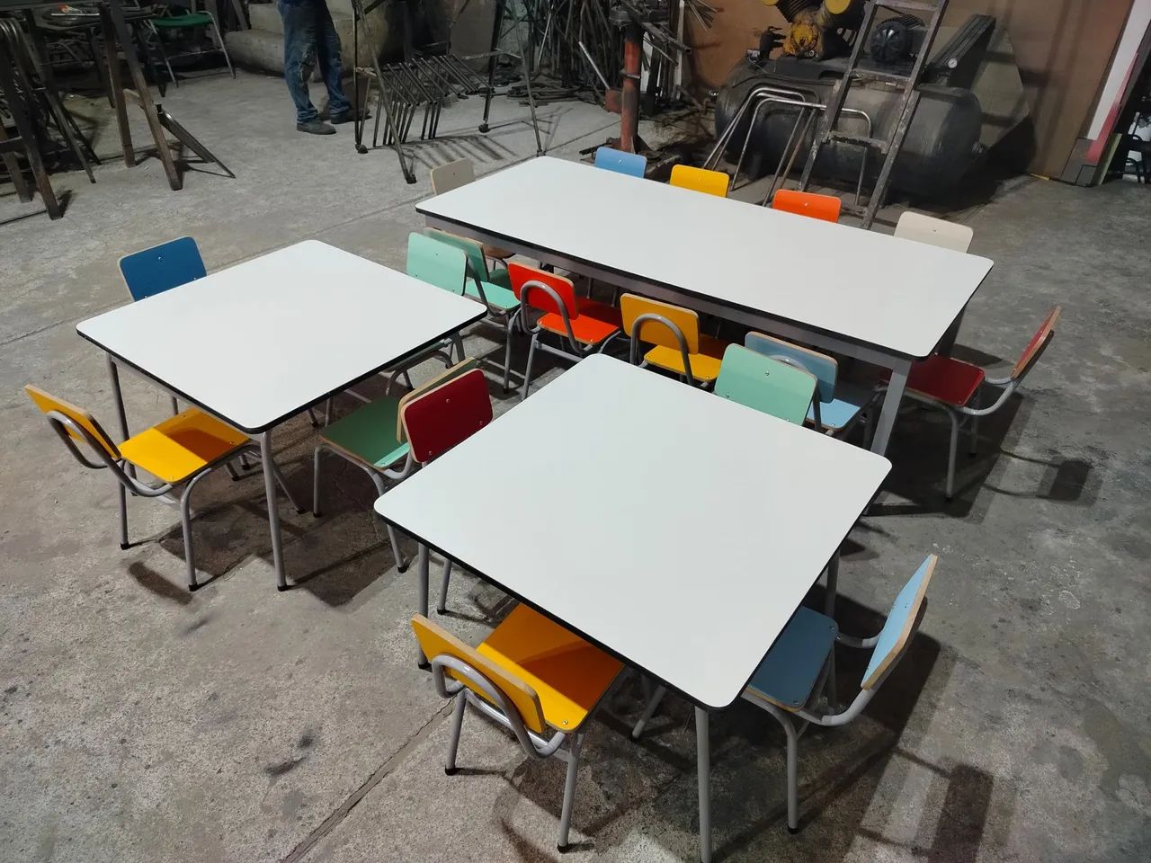 Mesas e cadeiras infantil 10 lugares  - Foto 3