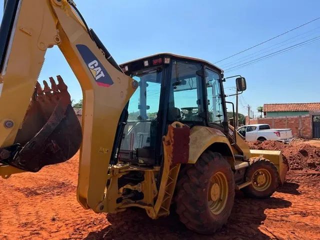  Retroescavadeira Cat 416 F2 Ano 2020 - Foto 4