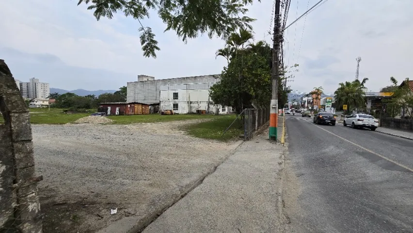Espetacular área no Centro de Camboriú 15.500 m²