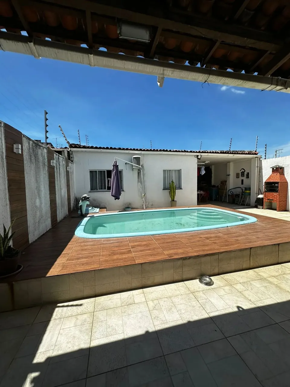 Casa Padrão no Casa No Conj. Sol Nascente   com 324m² ,4 quartos ,2 suites ,4 banheiros ,2