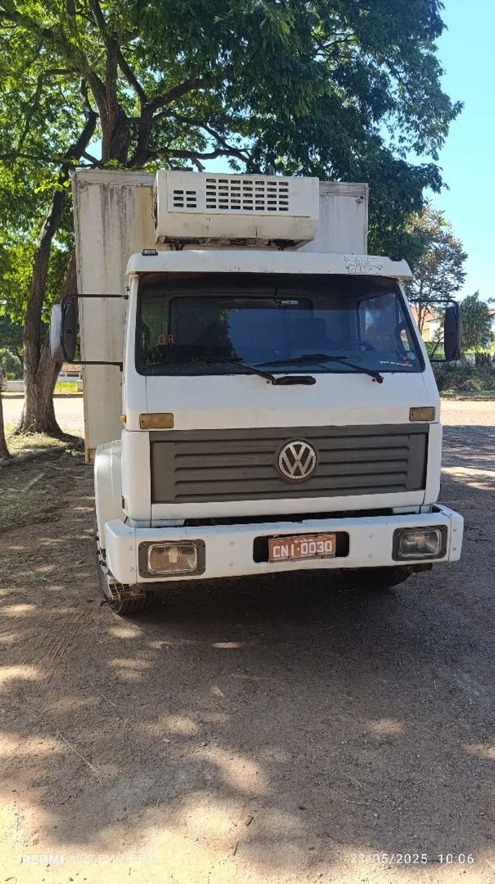 Caminhão Volks 13170 turbo baú refrigerado