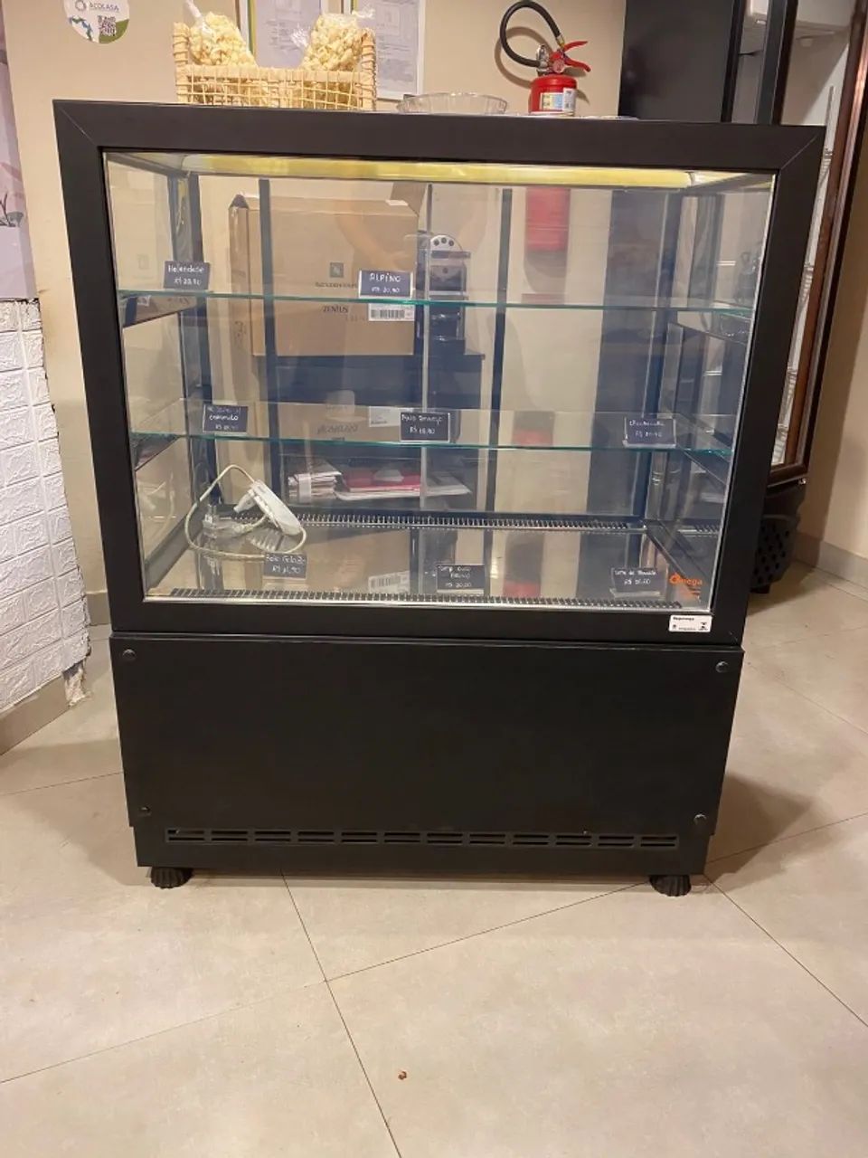 Balcão Refrigerado Ômega - Delta Preto 127v - DBR 1.0