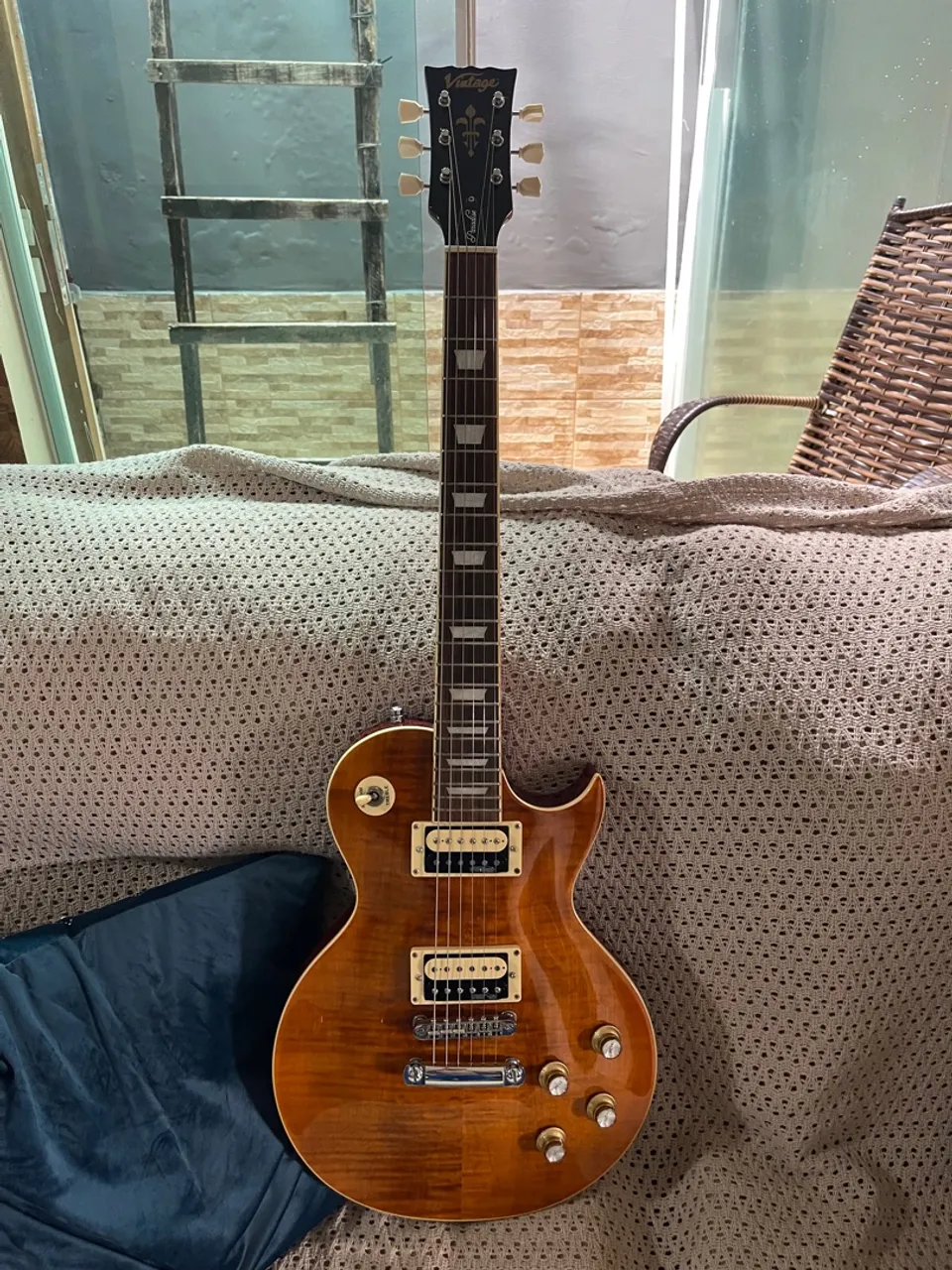 Guitarra Elétrica Vintage V100 Paradise - Modelo Les Paul Custom