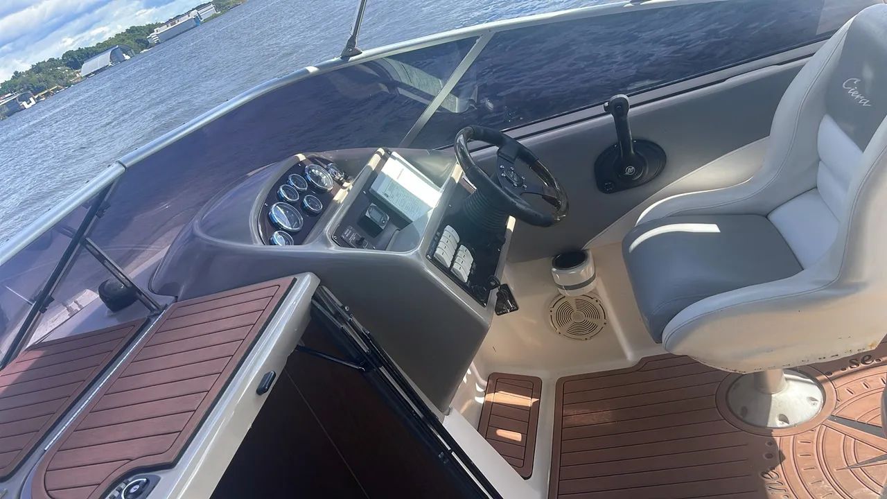 Lancha BAYLINE 233 - motor 300 