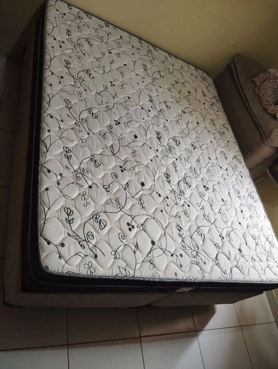 Cama king box com colchão ortopédico (Retirada no Local)