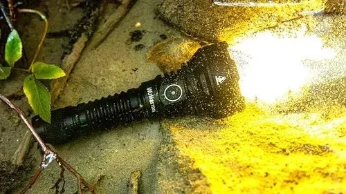 Lanterna Tática Wurkkos TD01 2200 Lumens, Ip68, 1039 Metros, impermeável, Profissional - Foto 3