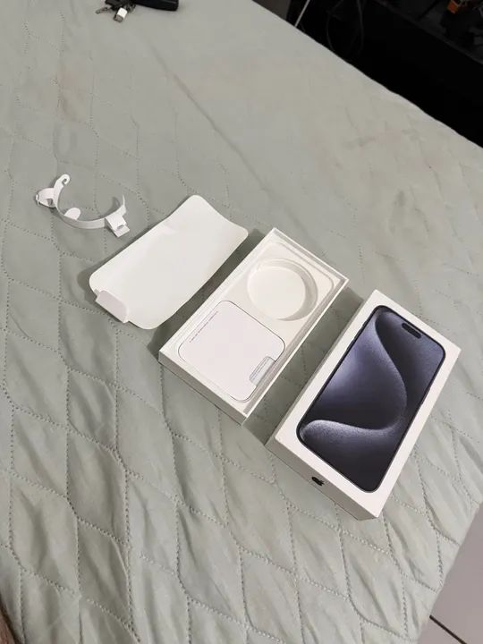 Caixa original iPhone 15 Pro Max