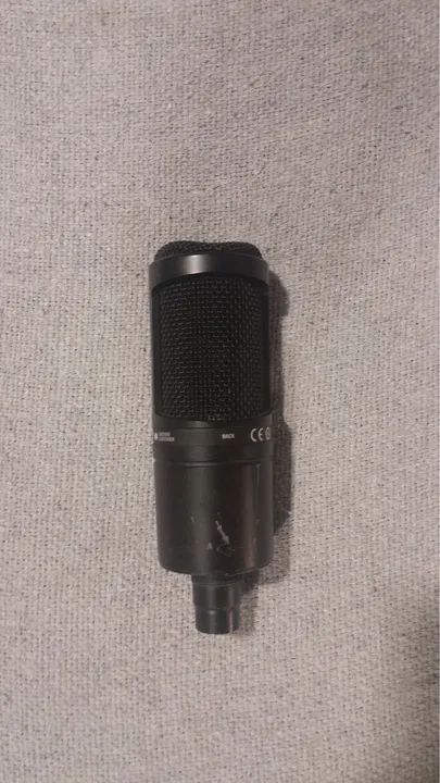AT2020 Microfone condensador 