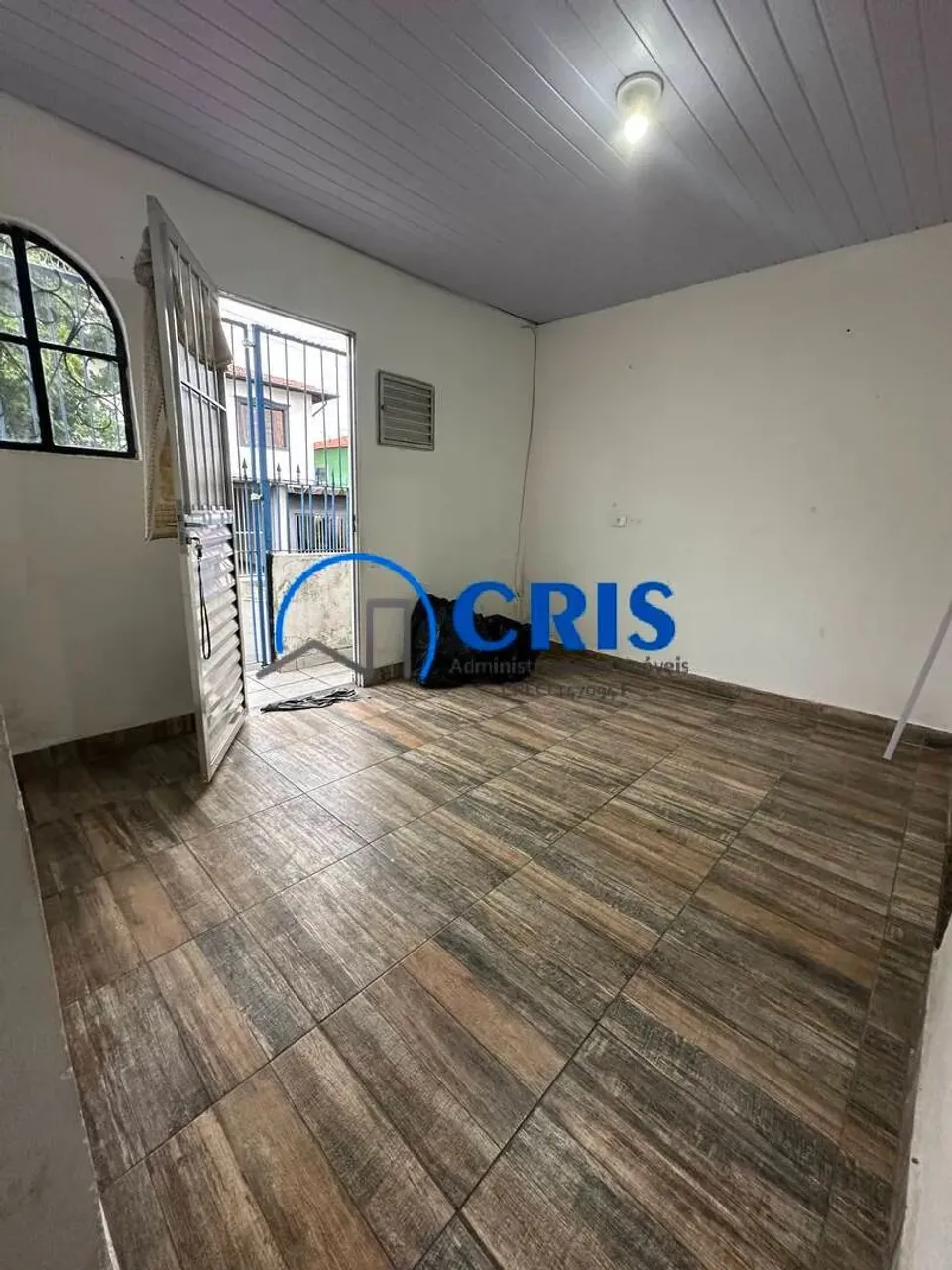 Casa 2 dormitórios, sala, próximo UBS Canaã na Vl Sta Catarina !