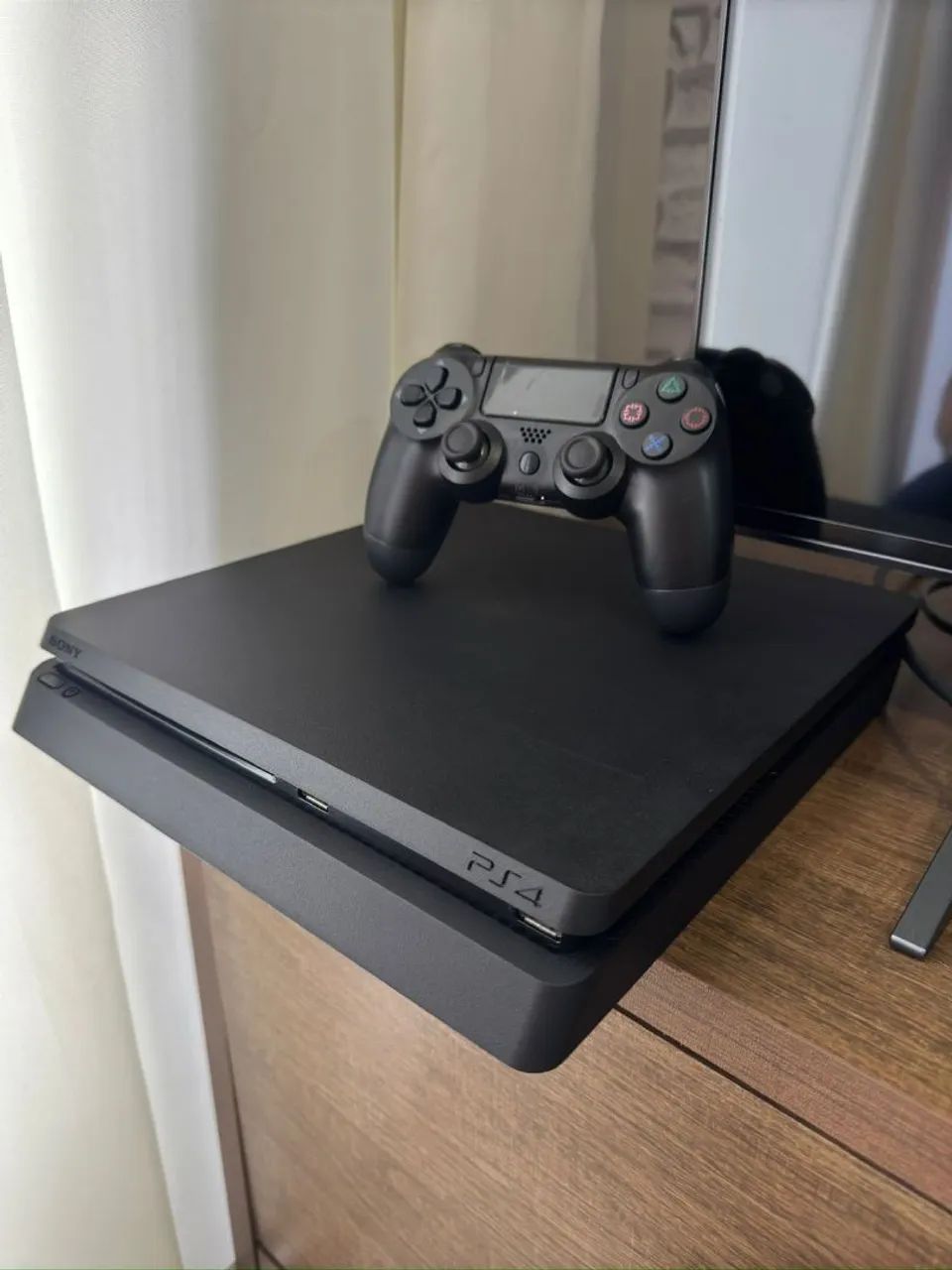 PlayStation 4 (PS4) 1TB - Console Sony - Foto 2