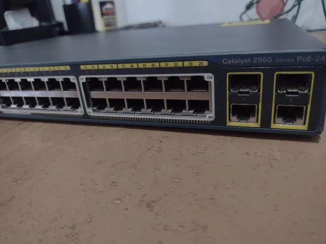 Switch Cisco Catalyst 2960 24p - Foto 3