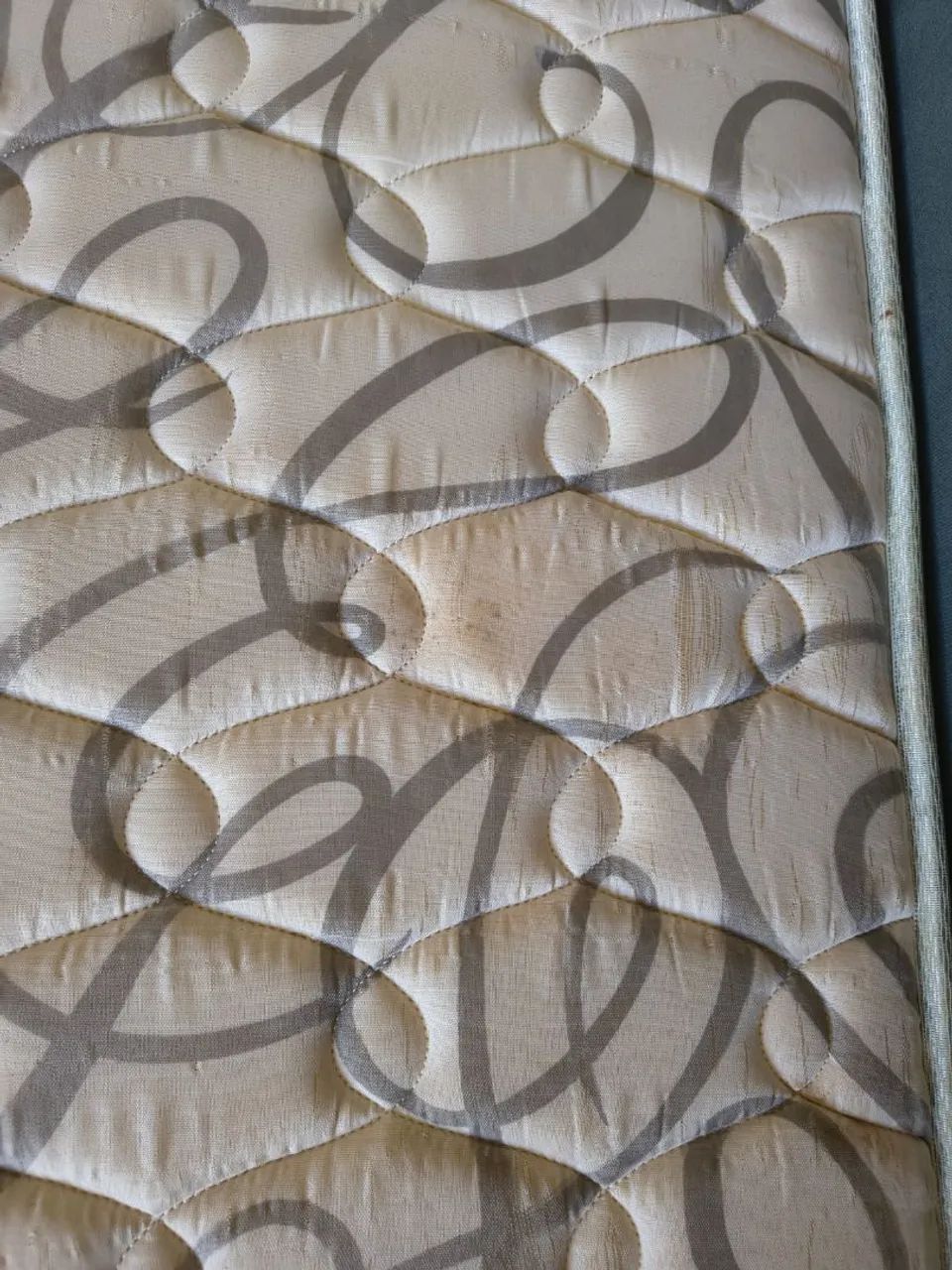 Cama com base e cabeceira 64375104271747122