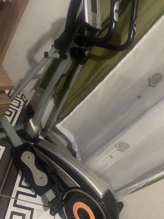 Elíptico PolISHOP - Ótimo estado! - Foto 3