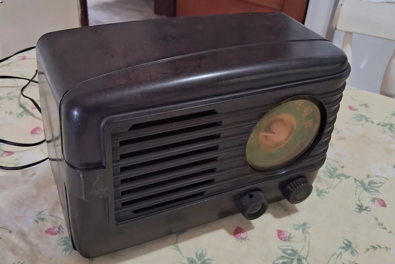 Rádio antigo valvulado Emerson - Foto 2
