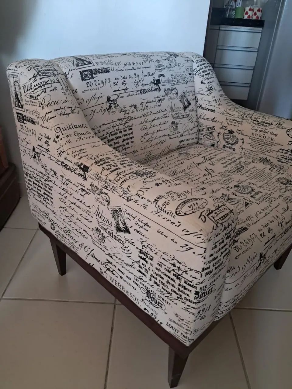 Poltrona estampada em estado de nova - Foto 3