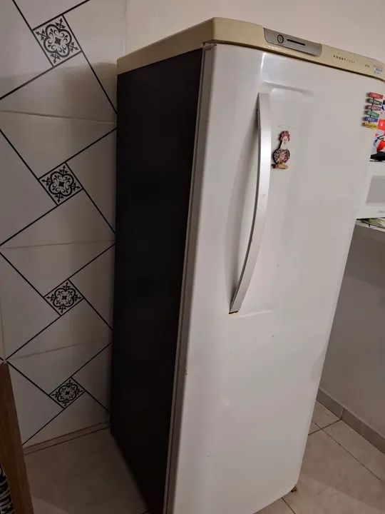 Geladeira Frost free, e mesa de vidro  - Foto 4