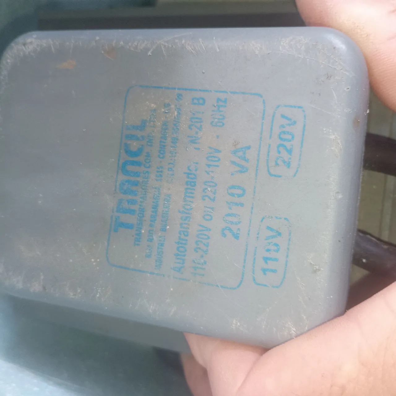 Transformador de voltagem 110/220V - TRANCIL