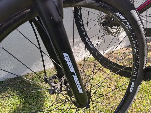 Vendo Bicicleta Aro 29 Marca First Shelby 21 Marchas Shimano e Freios a Disco - Foto 5