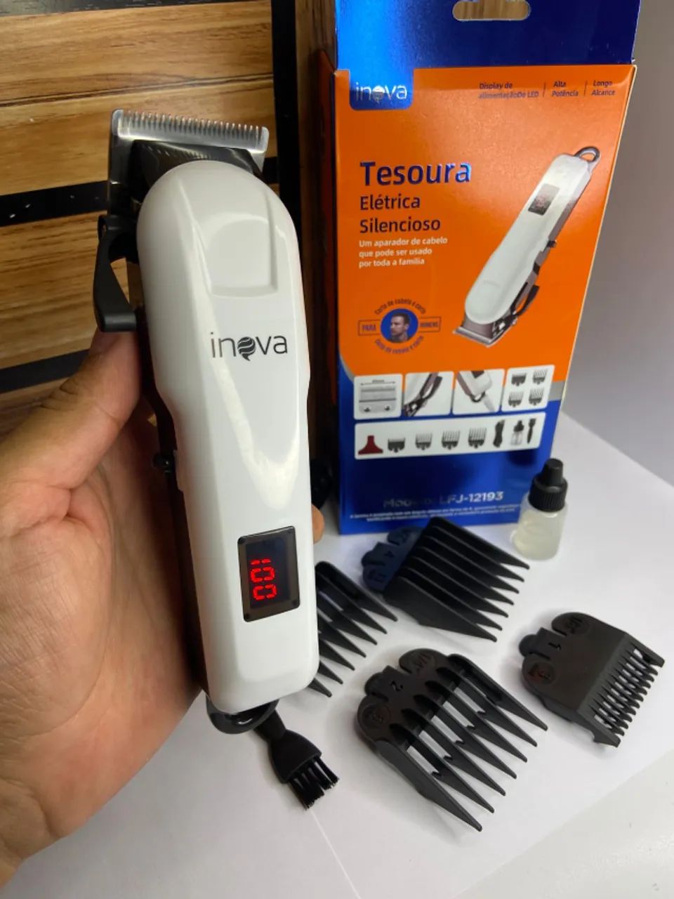 MAQUINA DE CORTAR CABELO INOVA Branca LFJ-12193 an3