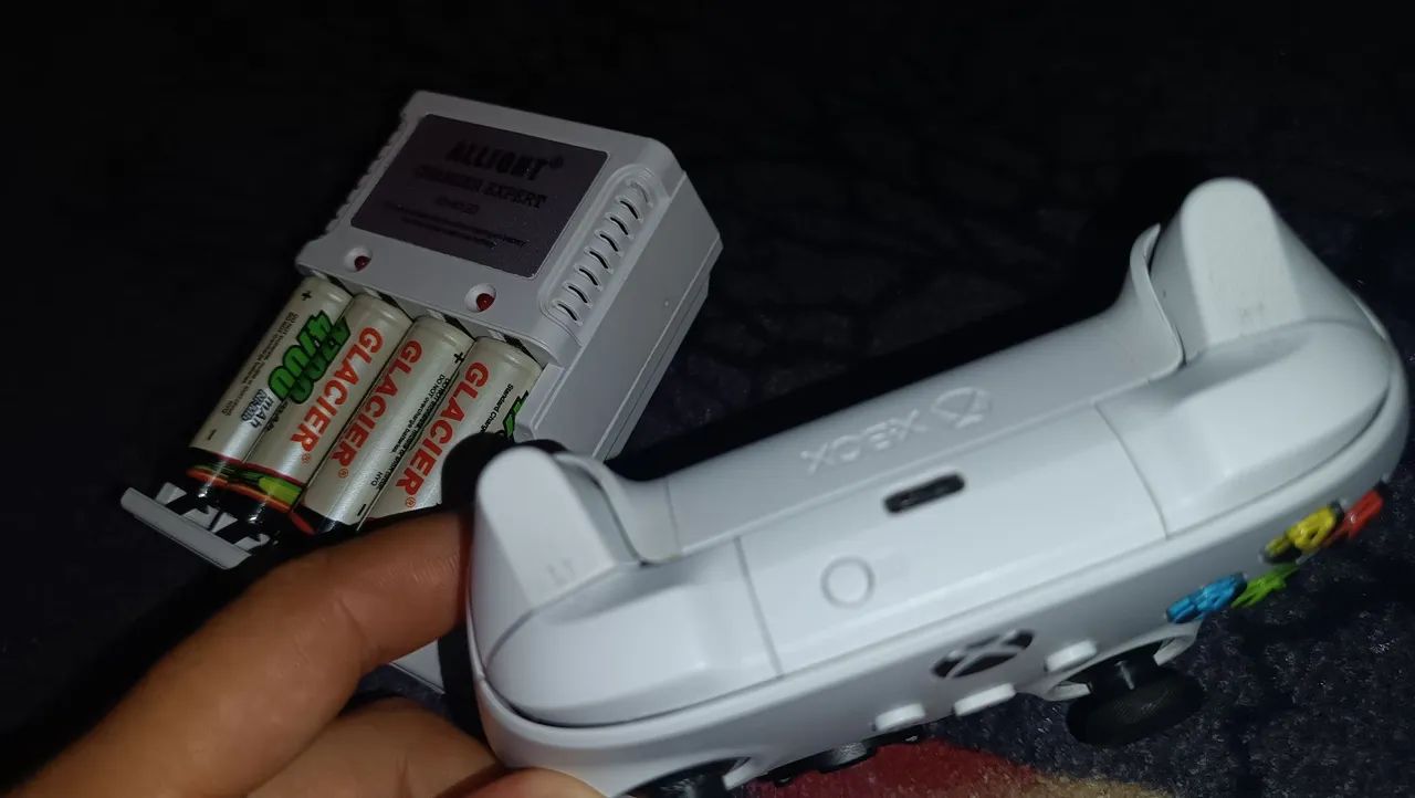 Selling Xbox Series S controller (WITH DRIFT)64313242264706122