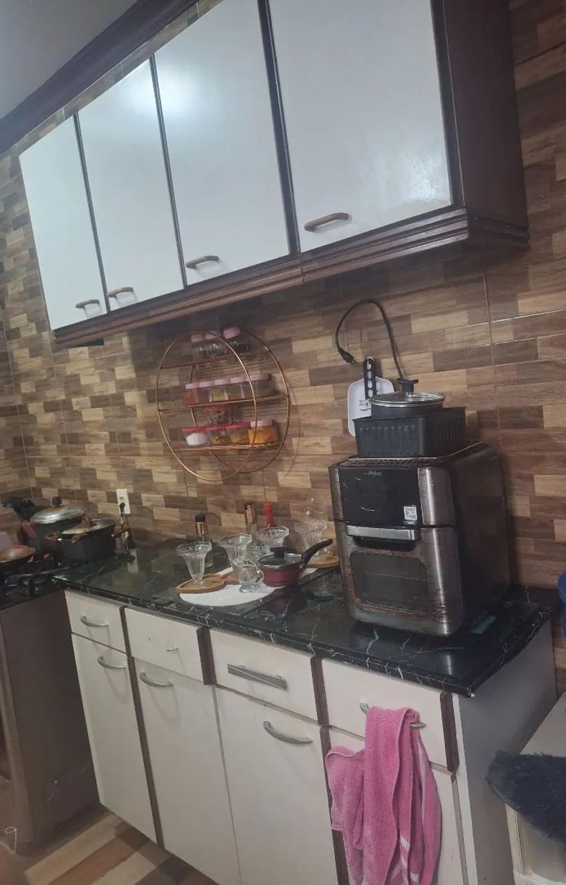 Armario de Madeira.64842117599874123