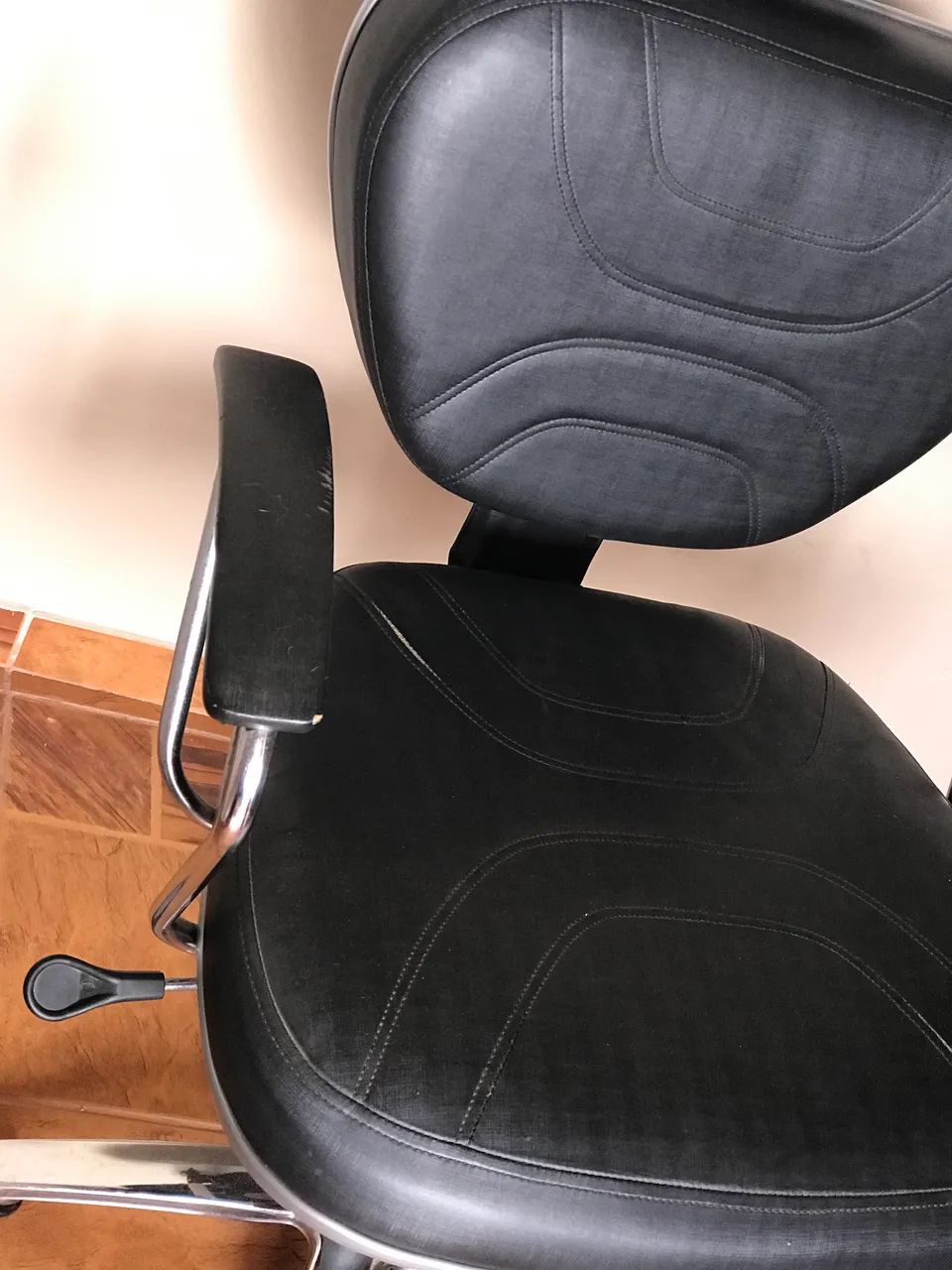 Reclining Salon Chair