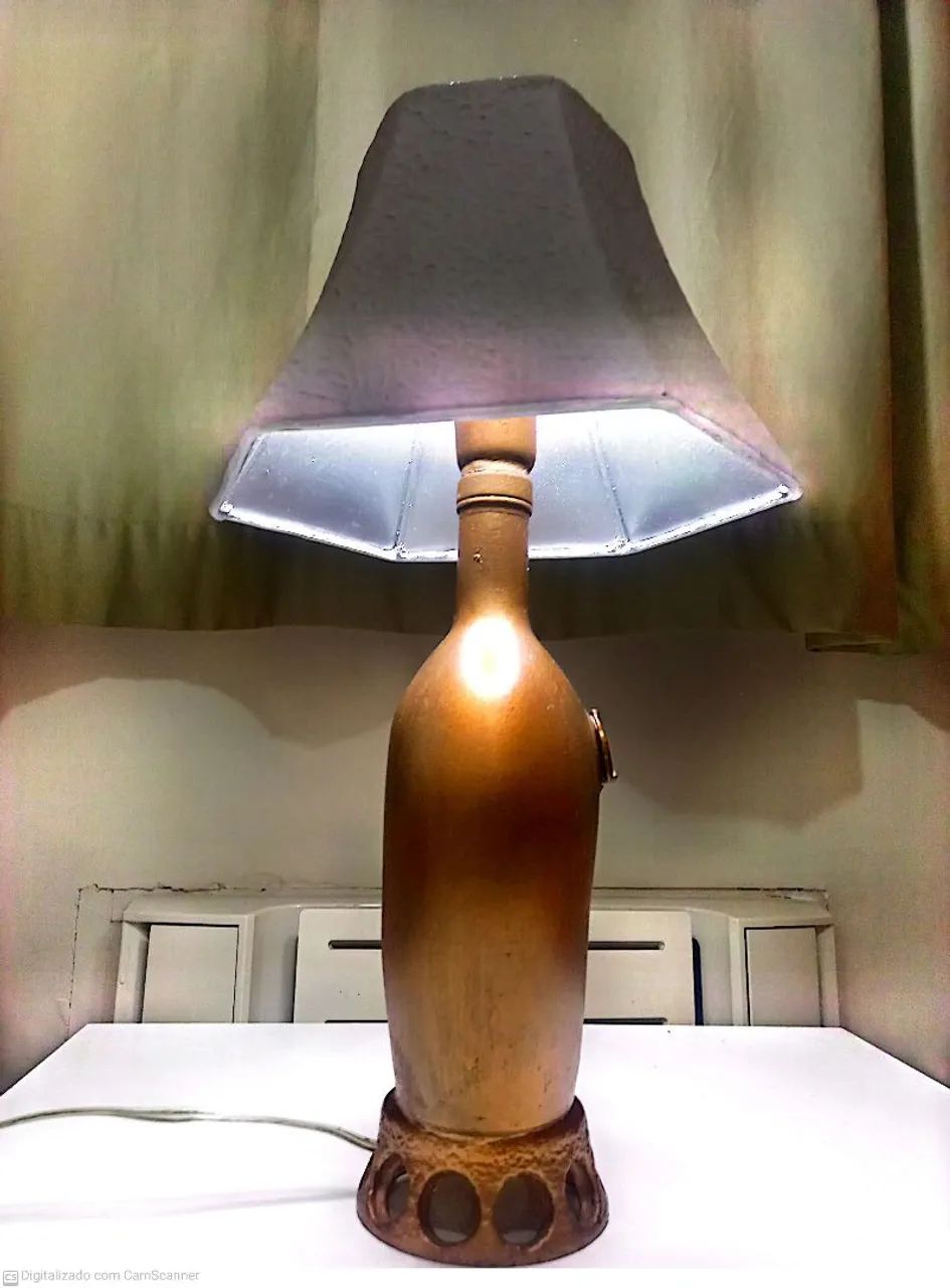 Abajur artesanal dourado  - Foto 2