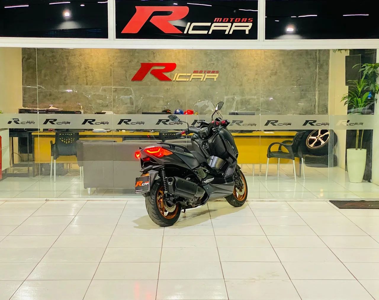 Yamaha XMax 250 cc  - Foto 4