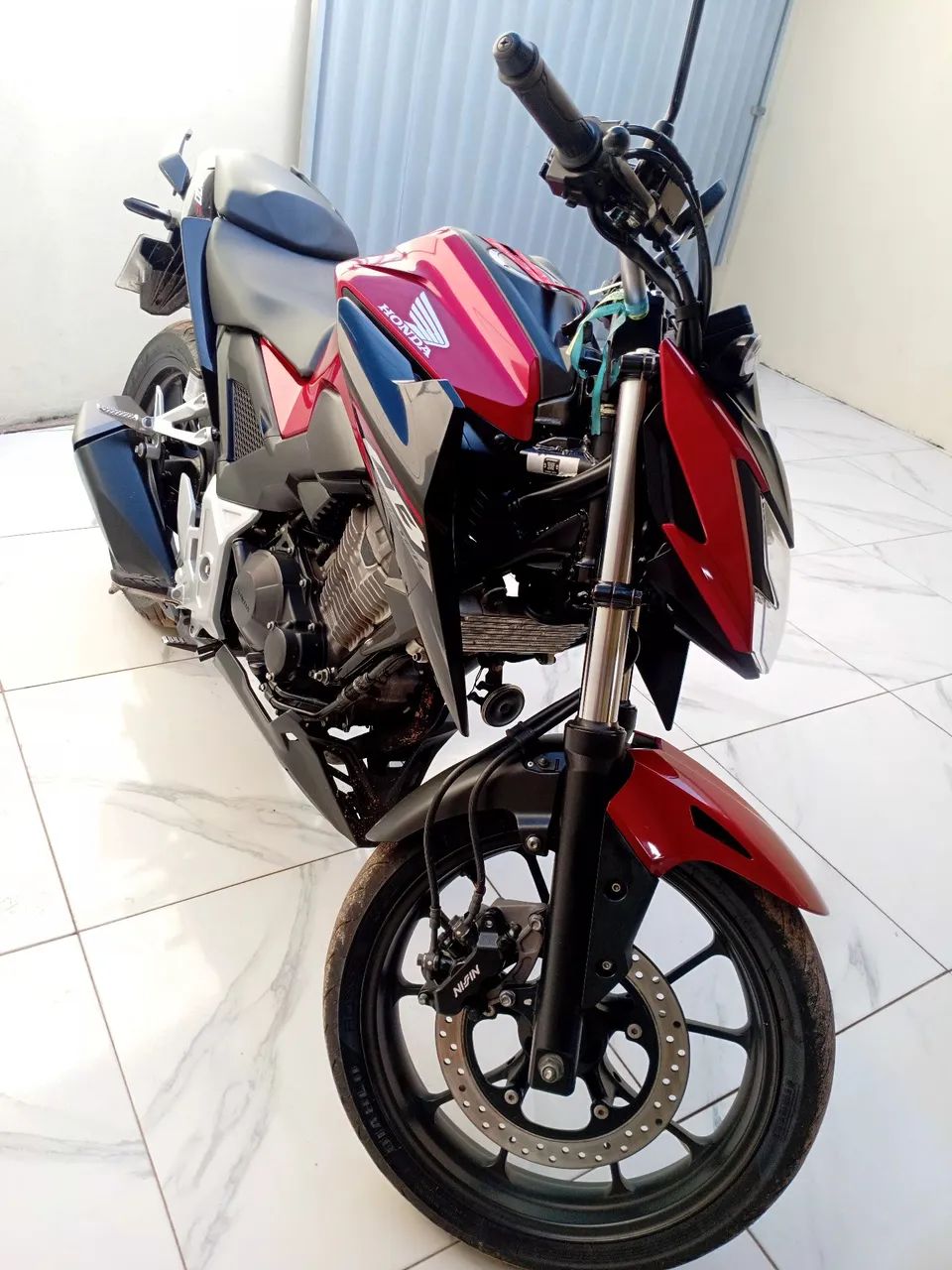 CB 300f / 2025 - Foto 4