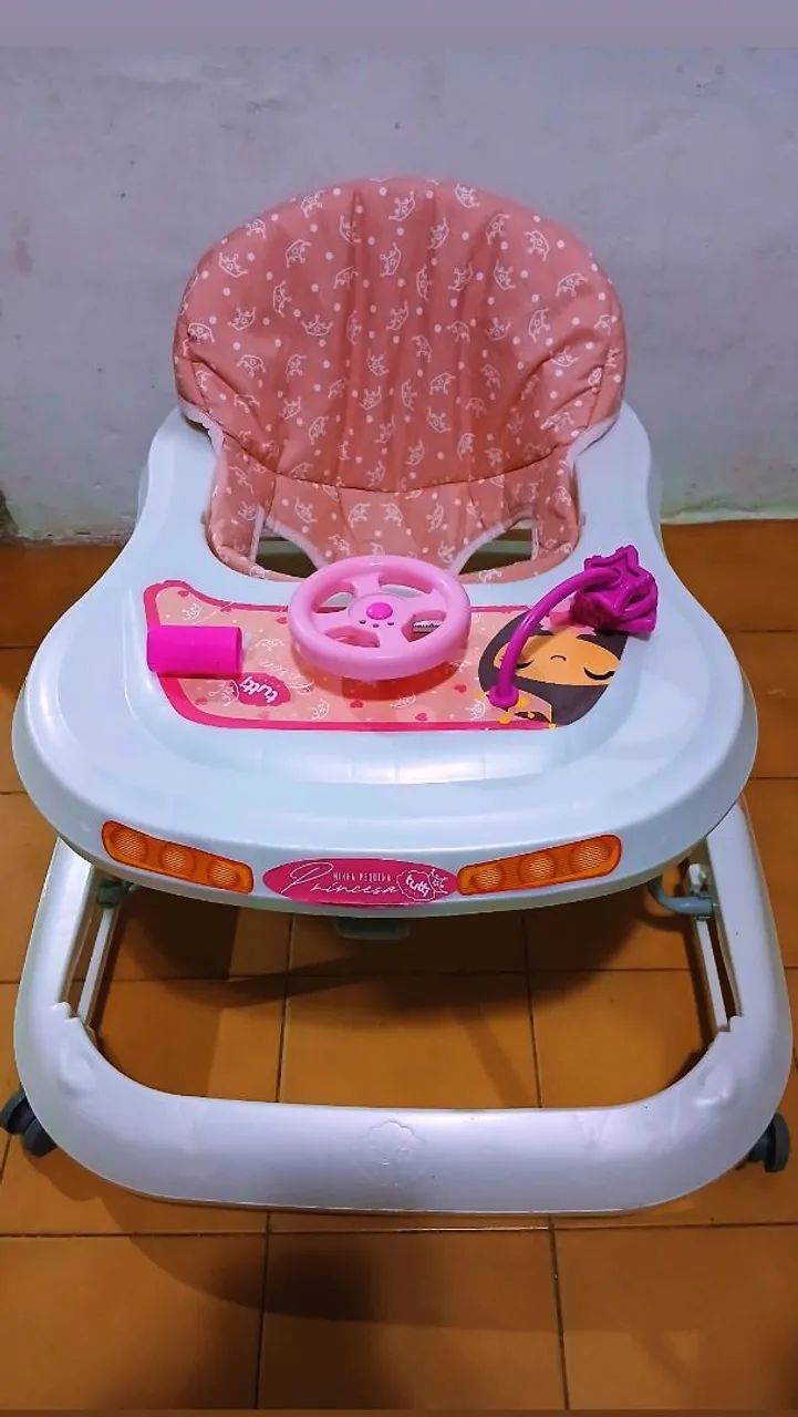 Andajar infantil menina